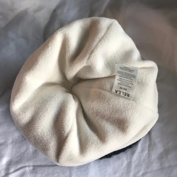 Tells toque - Picture 2 of 3